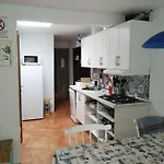 Bett 1 Im Maenner 4-bettzimmer Nur Maenner Only Men Solo Hombres *