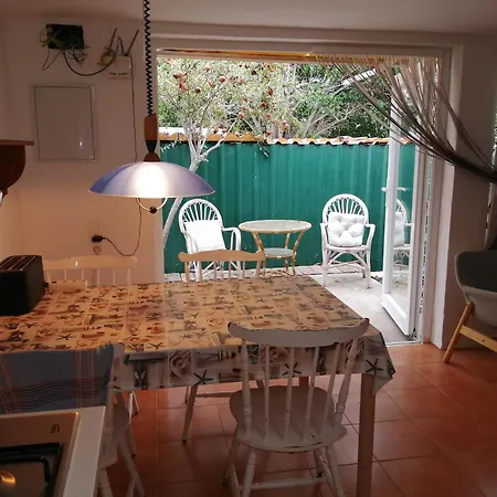 Bett 1 Im Maenner 4-bettzimmer Nur Maenner Only Men Solo Hombres *