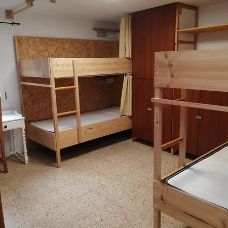 Hostel Bett 1 Im Maenner 4-bettzimmer Nur Maenner Only Men Solo Hombres *