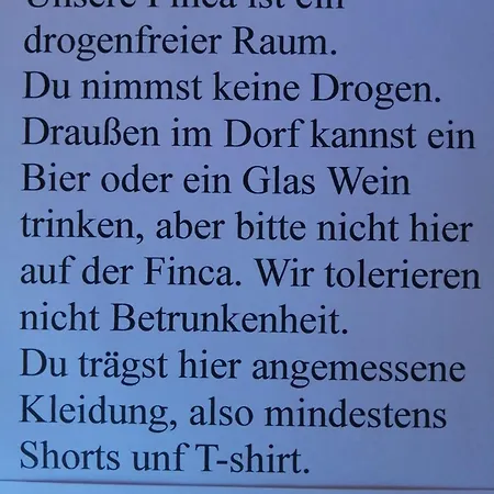 Bett 1 Im Maenner 4-bettzimmer Nur Maenner Only Men Solo Hombres