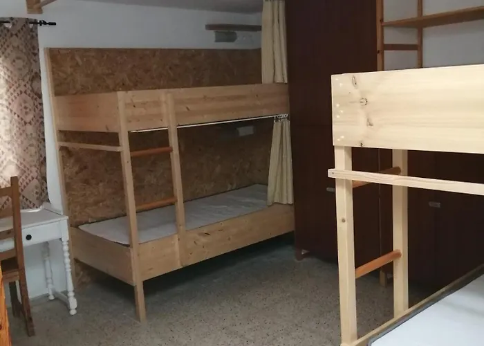 Bett 1 Im Maenner 4-bettzimmer Nur Maenner Only Men Solo Hombres Hostel *