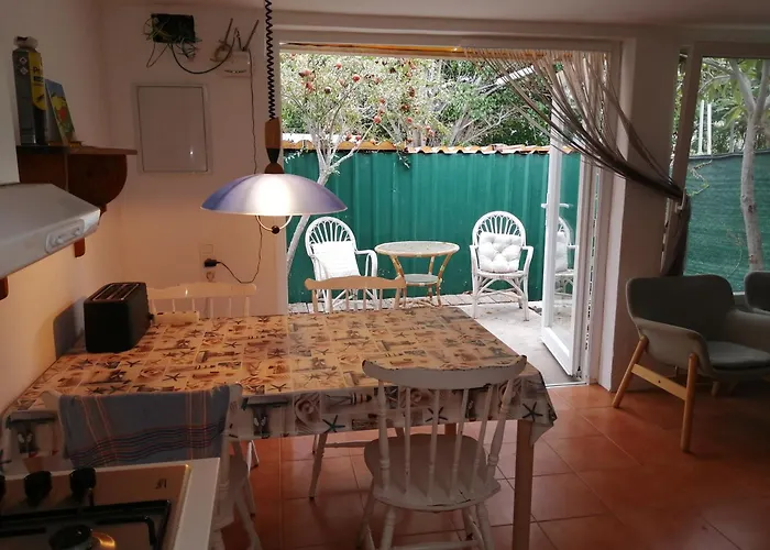 Bett 1 Im Maenner 4-bettzimmer Nur Maenner Only Men Solo Hombres *