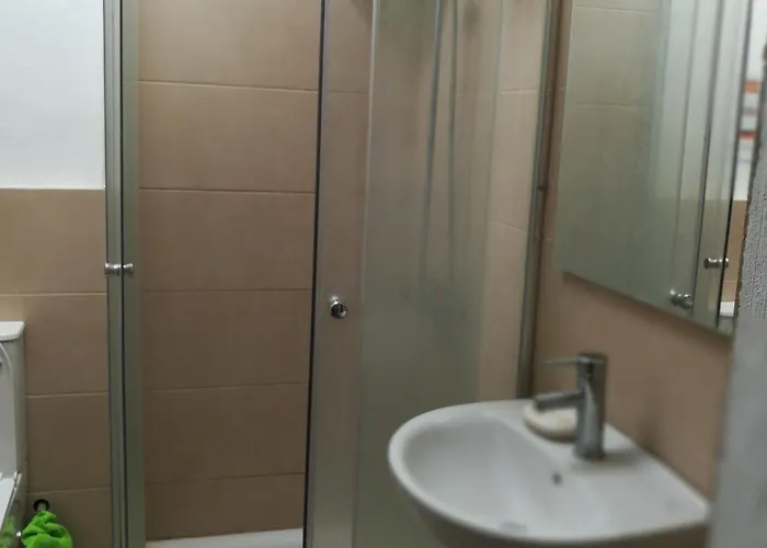 Bett 1 Im Maenner 4-bettzimmer Nur Maenner Only Men Solo Hombres Mogan